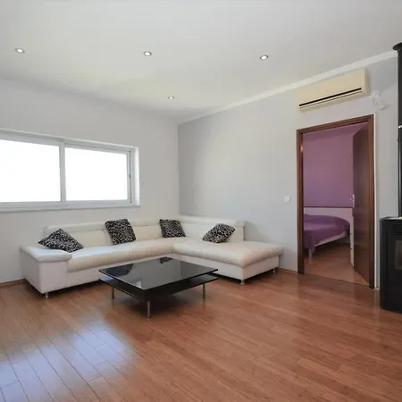 House Luciana Pensionat 3*