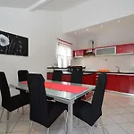 בית הארחה House Luciana