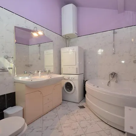 House Luciana Πανσιόν