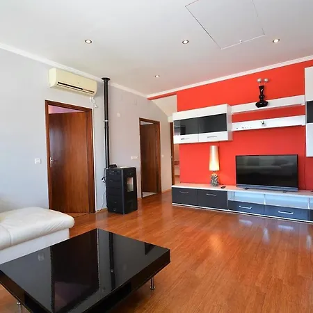 House Luciana בית הארחה